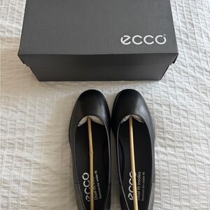Ecco Women's Classic Black Loafers